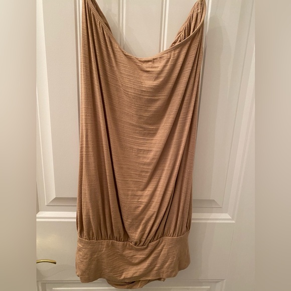 Women’s Size M Tan Strapless Top with Built in Bra Cups and Bow Detail at Front - Picture 4 of 7